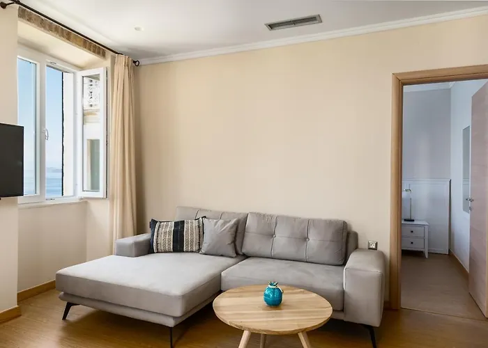 Fotiadis Family Luxury Suites By Konnect